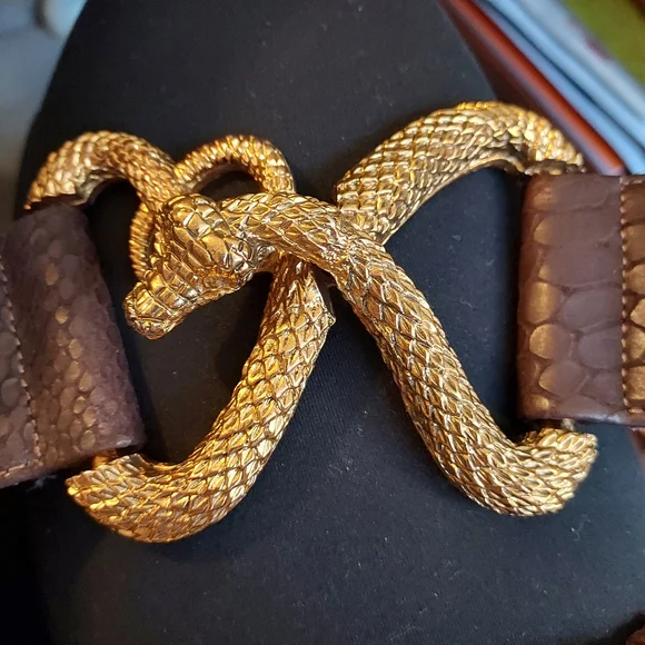 Raina : Finished Brass Belt Buckle - Picture 2 of 11